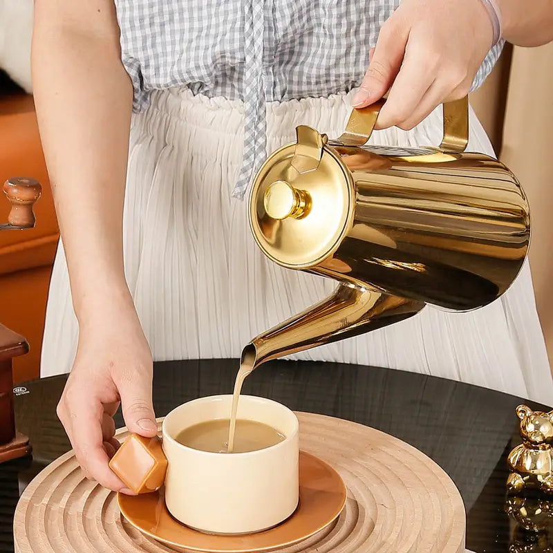 Kettle With Strainer- Gold 1.5Litre