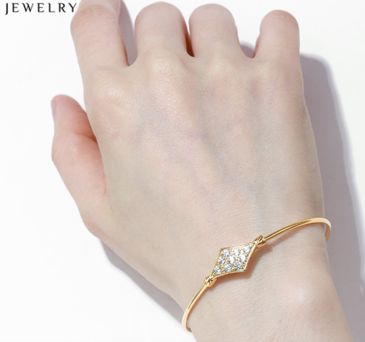 Elegant adjustable bangle