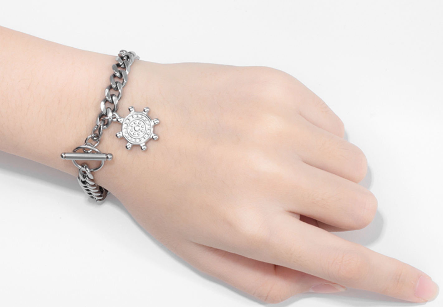 Stainless steel elegant bracelet