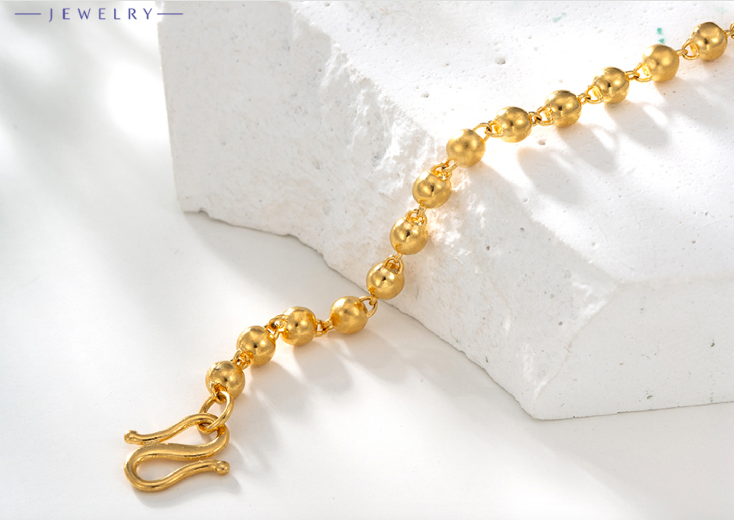 BRACELET A ELEGANT DESIGN