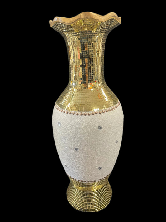 Elegant Vase Gold 'n White