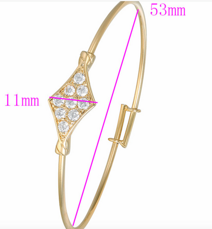 Elegant adjustable bangle