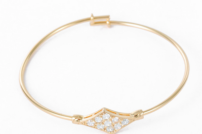 Elegant adjustable bangle