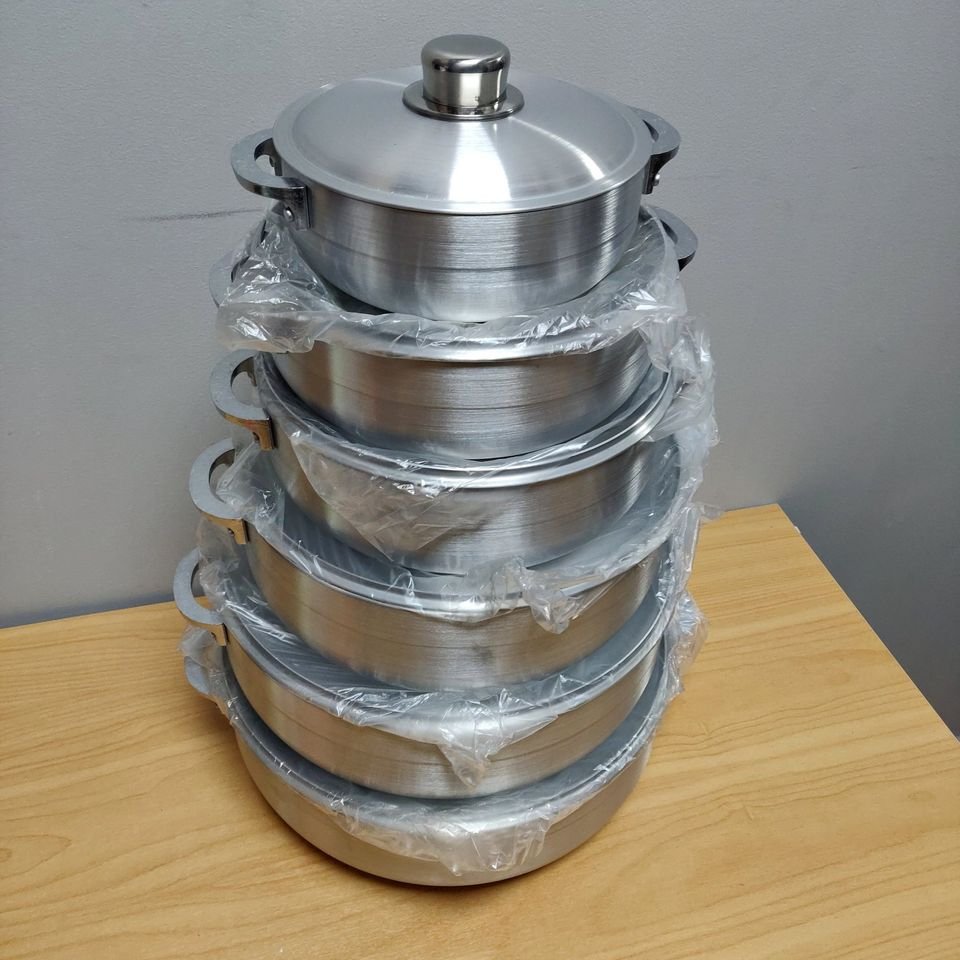 Aluminum pots wide with lids  19cm - 36cm