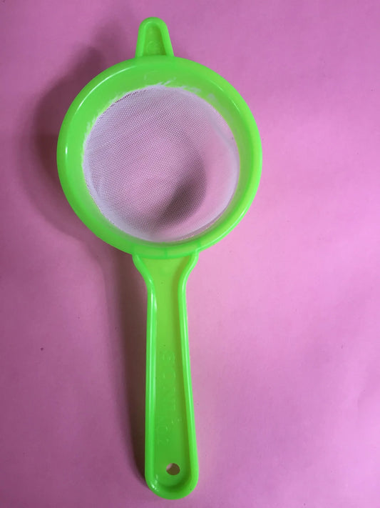 Plastic Conical Shape Gold Tea Strainer/Chalni